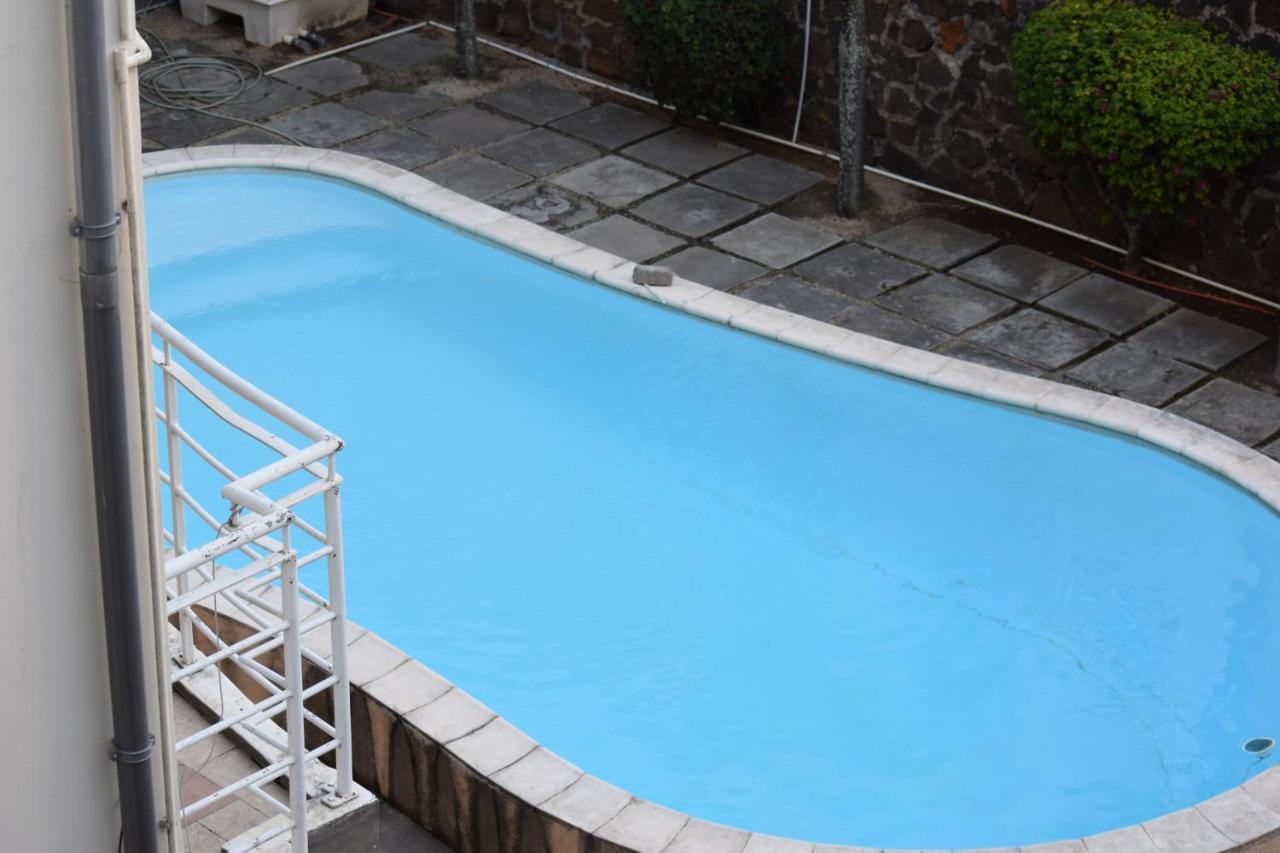 Ocean Drive Studio - Opposite The Beach Grand Baie Bagian luar foto