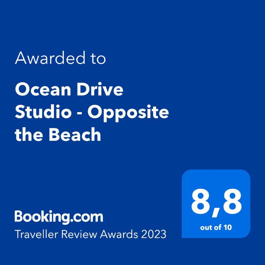 Ocean Drive Studio - Opposite The Beach Grand Baie Bagian luar foto