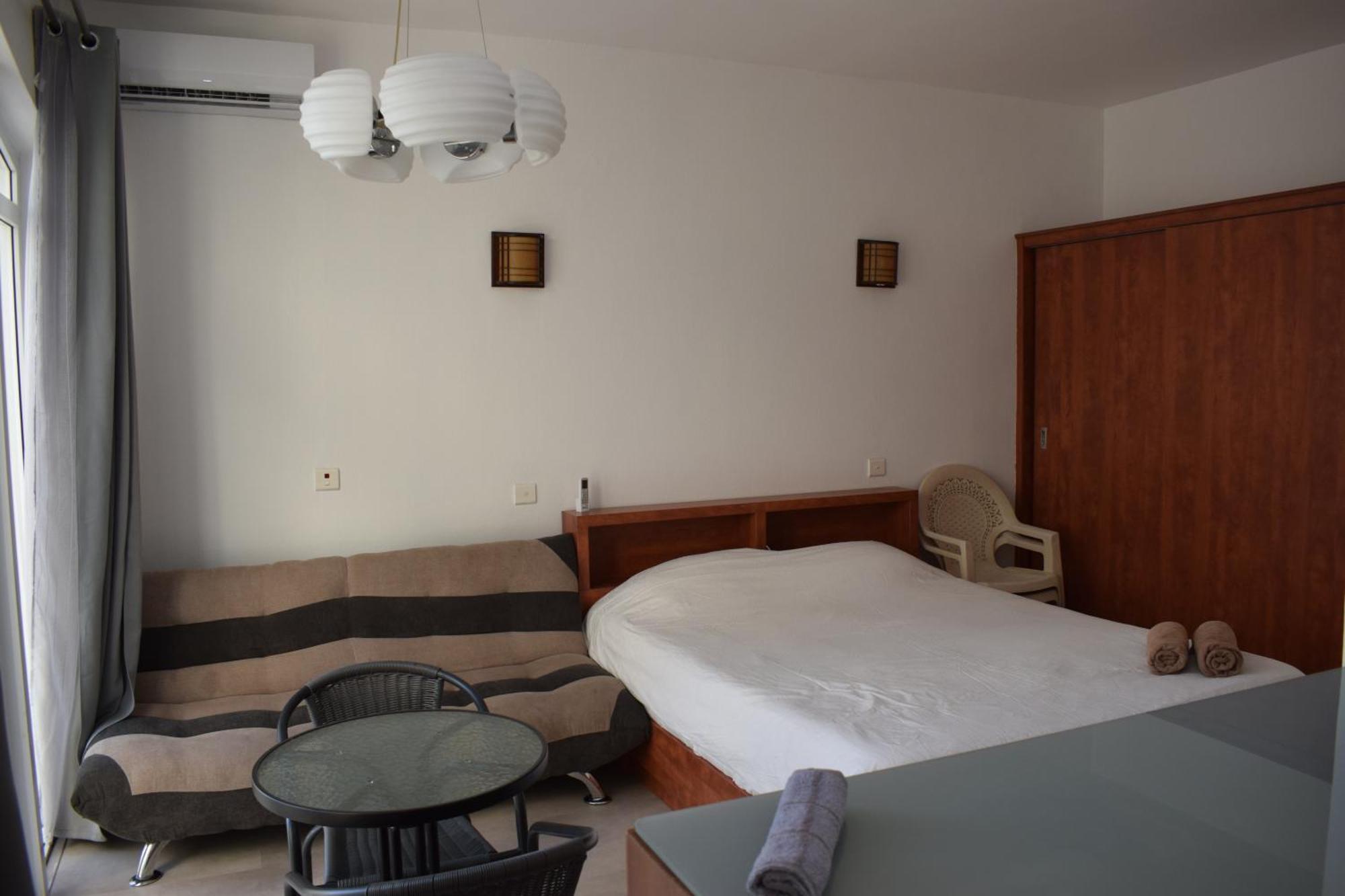 Ocean Drive Studio - Opposite The Beach Grand Baie Bagian luar foto
